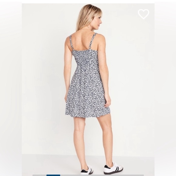 Old Navy Black and White Sleeveless A-Line Mini Dress - Picture 2 of 9
